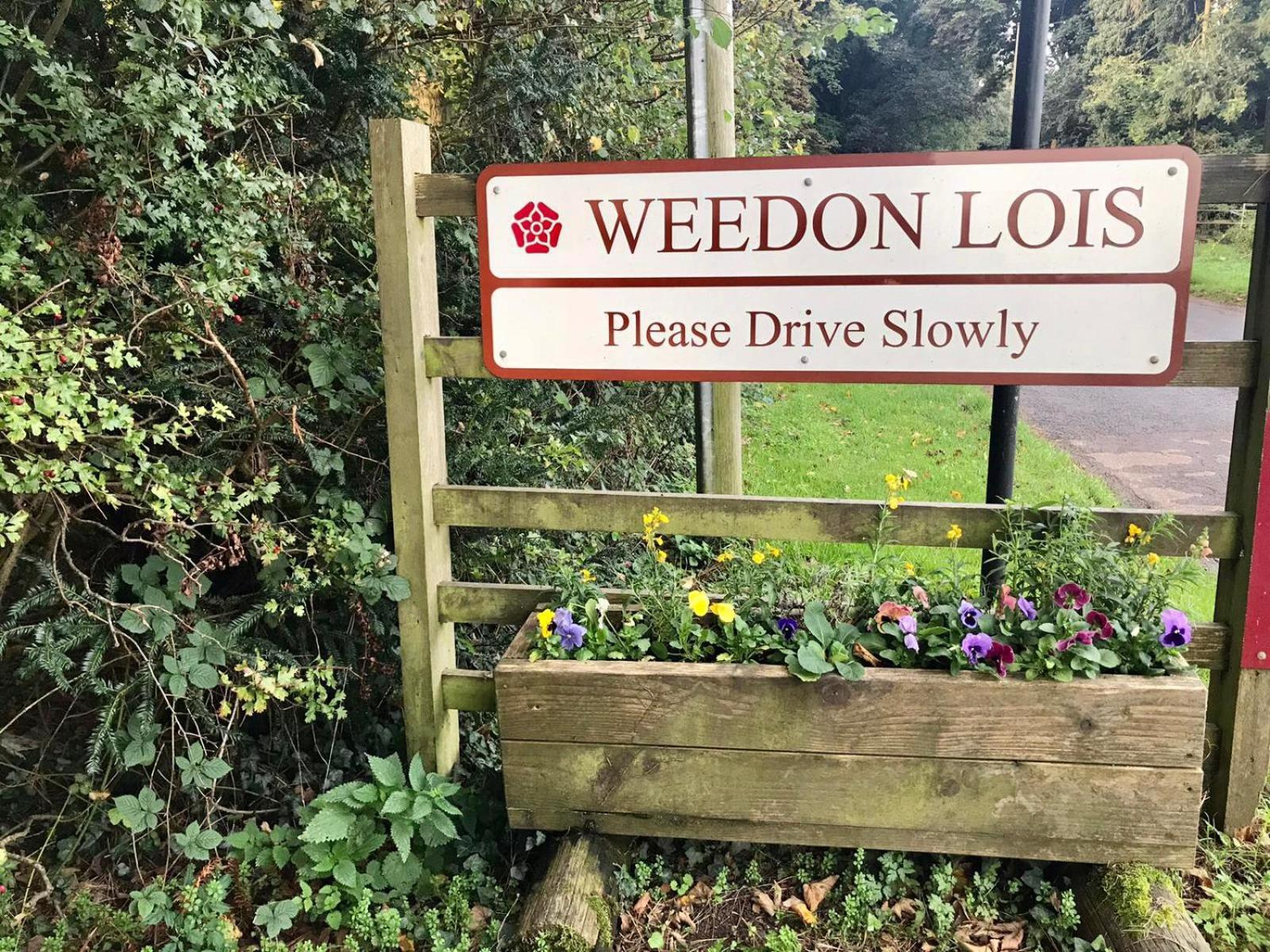Beautiful Shepherd'S Hut - Lois Weedon Weston  Exterior foto